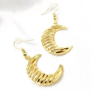 Simple Moon Earrings